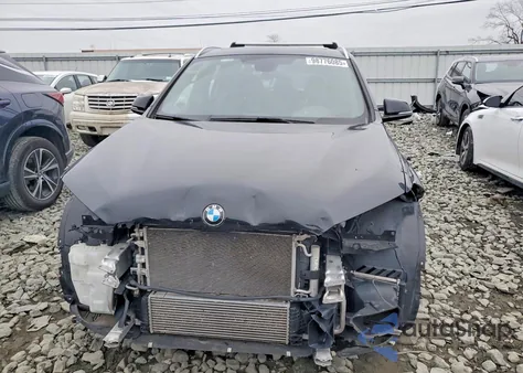 2018 BMW X1 xDrive28I из США, поврежденный, VIN WBXHT3C33J5K21181